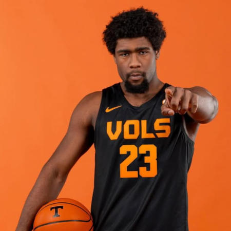 Jaylen Carey 450x450 Headshot with Tennessee Volunteers uniform